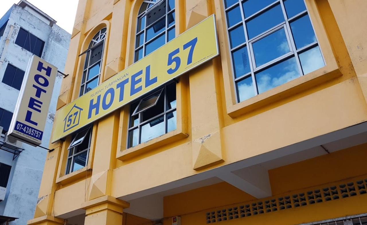 Fifty Seven Inn Batu Pahat Exterior foto