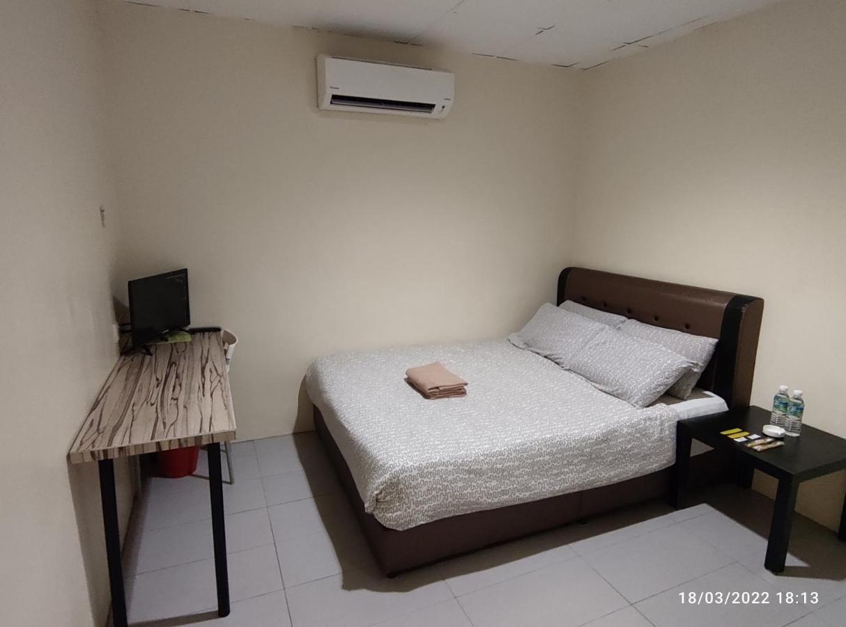 Fifty Seven Inn Batu Pahat Exterior foto